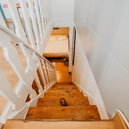 Cozy River View Apartment *