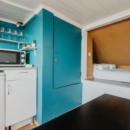 Cozy River View Apartman *